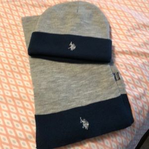 Men's hat & scarf brand new. Never used